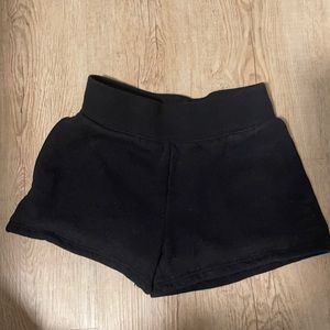 TNA Aritzia CAF Perfect Short 3” Black Noir